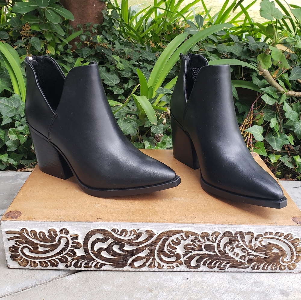 Western Chic Steve Madden Black Leather Booties - Picture 9 of 14